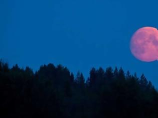 Φωτογραφία για Απόψε το βράδυ η μεγαλύτερη σε διάρκεια ολική έκλειψη Σελήνης του 21ου αιώνα!