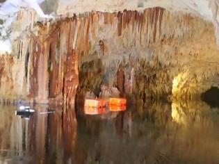 Φωτογραφία για Σπήλαια Διρού, με πλούσιο πολύχρωμο διάκοσμο