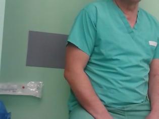 Φωτογραφία για Συζήτηση με ένα τρελαμένο γιατρό