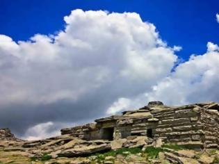 Φωτογραφία για Δρακόσπιτα: Μεγαλιθικά κτίσματα εκπληκτικής αρχιτεκτονικής, φτιαγμένα με κυκλώπειους λίθους