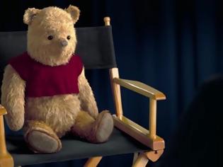 Φωτογραφία για O Γιούαν ΜακΓκρέγκορ παίρνει συνέντευξη από τον Γουίνι το Αρκουδάκι στο βίντεο του «Christopher Robin»