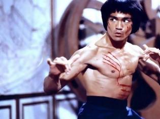 Φωτογραφία για ΕΤΣΙ μαχόταν αληθινά ο Bruce Lee - Δείτε τον σε έναν πραγματικά σπάνιο αγώνα... [video]