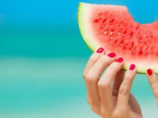 Φωτογραφία για Τι χρώμα να βάψεις τα νύχια σου φέτος το καλοκαίρι ανάλογα με το ζώδιό σου