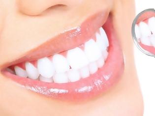 Φωτογραφία για Πώς να αποκτήσετε πιο λευκά δόντια με φυσικό τρόπο