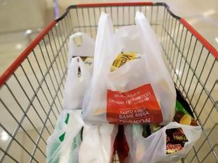 Φωτογραφία για Αυστραλία: Οι μεγαλύτερες αλυσίδες σούπερ μάρκετ σταμάτησαν να χρεώνουν τις πλαστικές σακούλες