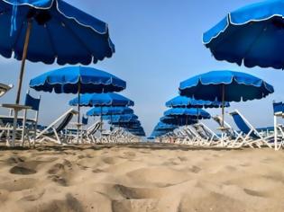 Φωτογραφία για Παραλία: Κόλπα για να μειώσετε την αφόρητη ζέστη εκεί που κάθεστε