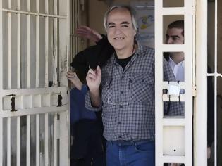 Φωτογραφία για Guardian: Σάλος για την μεταφορά του Κουφοντίνα σε «πολυτελή ανοιχτή φυλακή»