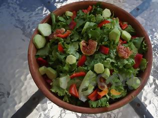 Φωτογραφία για Η συνταγή της Ημέρας: Πράσινη σαλάτα με σύκα
