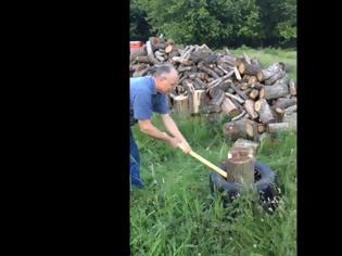 Φωτογραφία για ΑΠΙΘΑΝΟ! Δείτε τι σκέφτηκε αυτός ο άντρας για να κόβει πιο εύκολα τα ξύλα του [video]