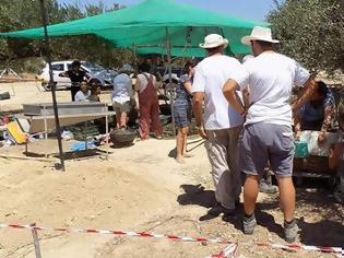Φωτογραφία για Βούλιαξε το έδαφος στην Κρήτη και βρήκαν μινωικό τάφο! [εικόνες]
