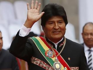 Φωτογραφία για Σάλος στη Βολιβία: Έκλεψαν το προεδρικό μετάλλιο- Ο φρουρός βρισκόταν σε οίκους ανοχής