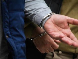 Φωτογραφία για Συνελήφθησαν 6 αλλοδαποί για πλαστογραφία ταξιδιωτικών εγγράφων