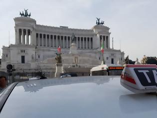 Φωτογραφία για Ιταλία: Πρόστιμα στους οδηγούς ταξί που φοράνε... βερμούδες