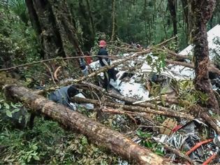 Φωτογραφία για Ινδονησία: Οκτώ νεκροί σε συντριβή αεροσκάφους - Μοναδικός επιζών ένας 12χρονος