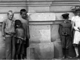Φωτογραφία για ΑΥΤΟ είναι το κοριτσάκι - φάντασμα της Ρωσίας - Μυστήριο γύρω από φωτογραφίες 100 ετών [photos]