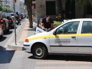 Φωτογραφία για Κρήτη: Κλήση σε δημοτικό όχημα που πάρκαρε πάνω σε διάβαση πεζών (Φωτο)