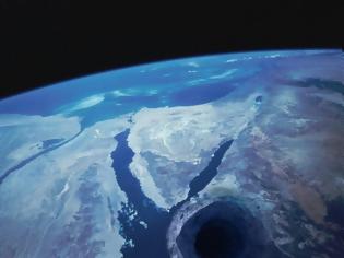 Φωτογραφία για H θεωρία συνωμοσίας για την «Κούφια Γη»: Εξωγήινοι και Ναζί ζουν μέσα στη Γη