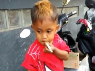Φωτογραφία για Απάνθρωπο! Μπέμπης ετών 2,5 και καπνίζει 40 τσιγάρα την ημέρα