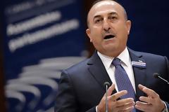 Τσαβούσογλου: Οι ΗΠΑ προτιμούν τις απειλές, η Τουρκία τη διπλωματία