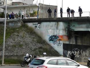 Φωτογραφία για Αγρίνιο: Άνδρας αποπειράθηκε να πηδήξει από την αερογέφυρα
