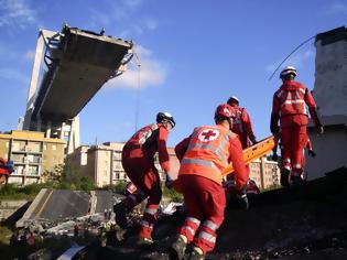 Φωτογραφία για Γένοβα: Νέο συγκλονιστικό βίντεο από την κατάρρευση της γέφυρας – Ο θάνατος «ήρθε» ακαριαία