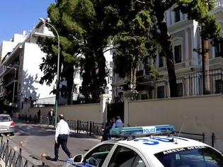 Φωτογραφία για Επίθεση αγνώστων στην Iταλική πρεσβεία απέτρεψε η ΕΛ.ΑΣ.