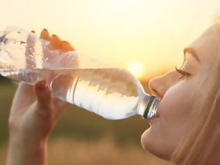 Φωτογραφία για Ρύθμιση σακχάρου: Πόσο νερό πρέπει να πίνετε
