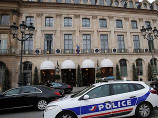 Φωτογραφία για Παρίσι: Ενας νεκρός από επίθεση με μαχαίρι - Σοβαρά τραυματίες άλλοι δύο