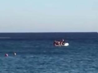 Φωτογραφία για Μύκονος: Έκαναν σεξ πάνω σε jet ski μέρα μεσημέρι! (ΒΙΝΤΕΟ)