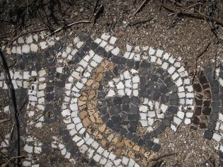 Φωτογραφία για Το εντυπωσιακό ψηφιδωτό και τα ερείπια του ναού της Αρτέμιδας