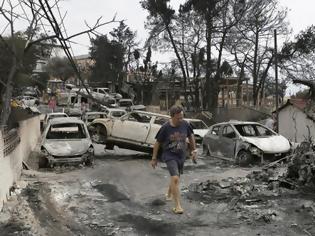 Φωτογραφία για Φονική πυρκαγιά στην Αττική: Συγγενής θυμάτων έδειρε Διοικητή της Πυροσβεστικής!