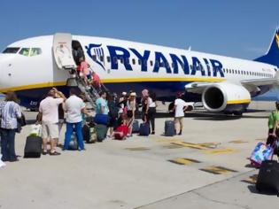 Φωτογραφία για Ryanair: Τέλος η δωρεάν χειραποσκευή - Πόσο θα χρεώνεται
