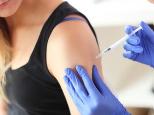 Φωτογραφία για Ιλαρά: Ένας στους δύο Ευρωπαίους ακόμα φοβούνται τα εμβόλια