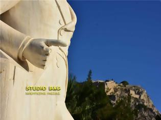 Φωτογραφία για Ναύπλιο: Βανδάλισαν το άγαλμα του Ιωάννη Καποδίστρια - Του έσπασαν τα δάχτυλα