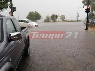 Φωτογραφία για Κατακλυσμός στην Πάτρα- Καταρρακτώδης η βροχή-Απροσπέλαστη η Ακτή Δυμαίων στο ύψος της Παπαφλέσσα- - Πτώση δέντρων, λίμνες οι δρόμοι- Γέμισαν αποθήκες