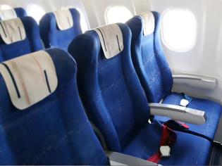 Φωτογραφία για Το ήξερες; Γιατί τα καθίσματα του αεροπλάνου πρέπει να είναι όρθια στην προσγείωση και την απογείωση;