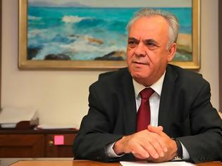 Φωτογραφία για ΔΡΑΓΑΣΑΚΗΣ: «Η ΕΞΟΔΟΣ ΑΠΟ ΤΑ ΜΝΗΜΟΝΙΑ ΕΙΝΑΙ ΙΣΤΟΡΙΚΟ ΟΡΟΣΗΜΟ»