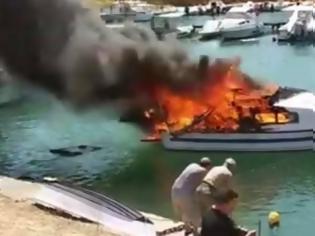 Φωτογραφία για Σκάφος τυλίχθηκε στις φλόγες στο Πέραμα