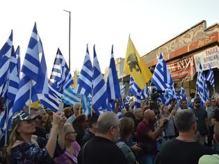 Φωτογραφία για Χρυσής Αυγή-Βίντεο και εικόνες από τη συγκέντρωση διαμαρτυρίας για την καταστροφή του Ιερού Ναού της Παναγίας Ελευθερώτριας για την κατασκευή τζαμιού