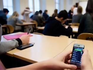 Φωτογραφία για Γαλλία: Τέλος τα κινητά τηλέφωνα στα σχολεία