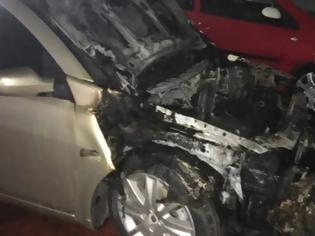 Φωτογραφία για Αμάξι πήρε φωτιά μέσα στο πάρκινγκ του δήμου Χανίων