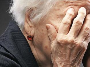 Φωτογραφία για Τρόμος για 87χρονη στο Κορωπί: Κουκουλοφόροι μπήκαν στο σπίτι της τα ξημερώματα για να τη ληστέψουν