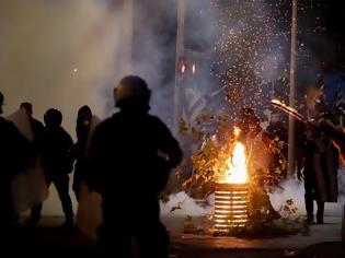 Φωτογραφία για Ένταση στην Θεσσαλονίκη: Άγνωστος τράβηξε όπλο και απείλησε φωτορεπόρτερ