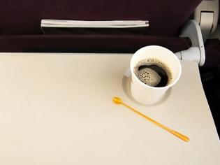 Φωτογραφία για Γιατί καλό είναι να αποφεύγεις να πίνεις καφέ στο αεροπλάνο