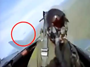 Φωτογραφία για Τρελάθηκε ο πιλότος στον αέρα με αυτό που είδε…. [video]
