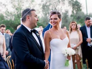 Φωτογραφία για Αντώνης Ρέμος – Υβόννη Μπόσνιακ: Το φωτογραφικό άλμπουμ του παραμυθένιου γάμου τους!