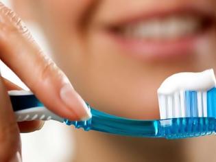 Φωτογραφία για Δεν πλύνατε σήμερα τα δόντια σας; Δείτε τι μπορεί να συμβεί αν το αμελήσετε μία και μόνο ημέρα!