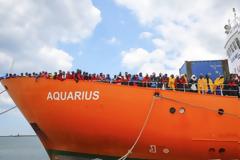 Μετά από 19 μέρες το πλοίο Aquarius πλέει και πάλι προς την κεντρική Μεσόγειο