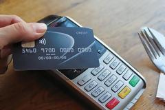 Ανέπαφες πληρωμές με κάρτα: Βολικές αλλά και επικίνδυνες. Οι τρόποι προστασίας
