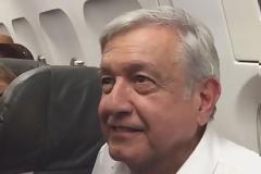Μεξικό: Ο Ομπαδόρ αφήνει το πολυτελές προεδρικό αεροσκάφος και παίρνει το αεροπλάνο της γραμμής
